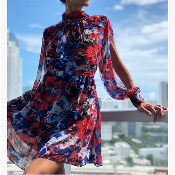 Jennifer Lopez Dresses & Skirts - chiffon floral patterned dress
